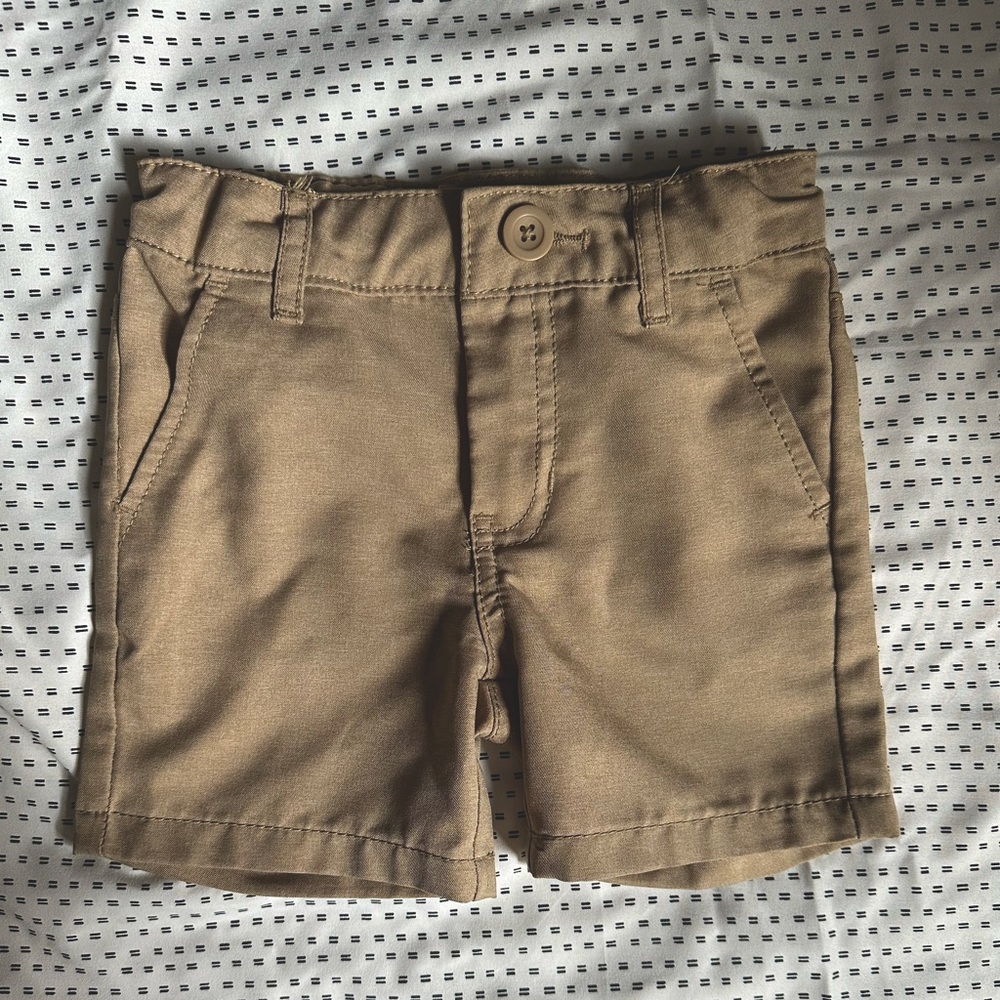Like New Sz 2T Toddler Boys’ Cat & Jack Quick Dry Khaki Chino Shorts